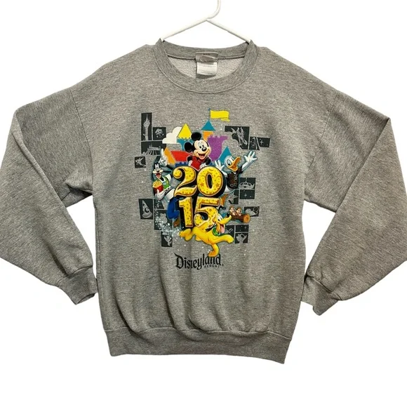 Disney Parks 2015 Sweatshirt YXL 18-20 - Picture 1 of 6